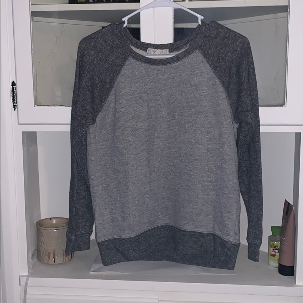 Two toned grey sweatshirt